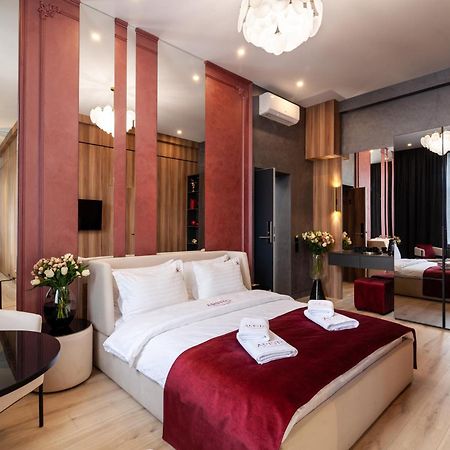 Aristo Jacuzzi Hotel 리비프 외부 사진