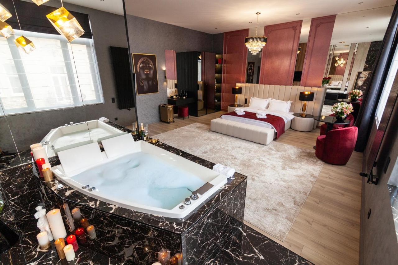 Aristo Jacuzzi Hotel 리비프 외부 사진