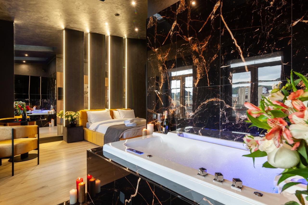 Aristo Jacuzzi Hotel 리비프 외부 사진
