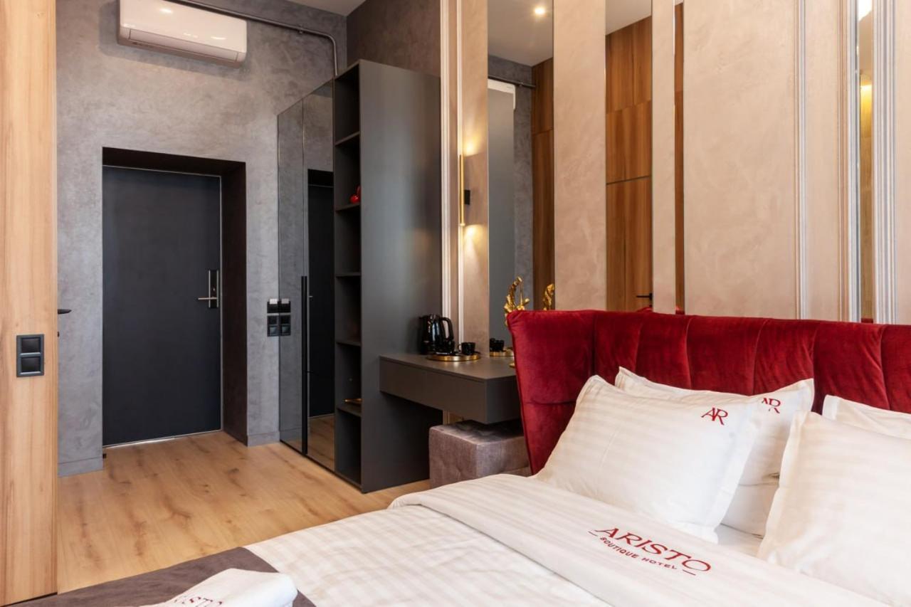 Aristo Jacuzzi Hotel 리비프 외부 사진