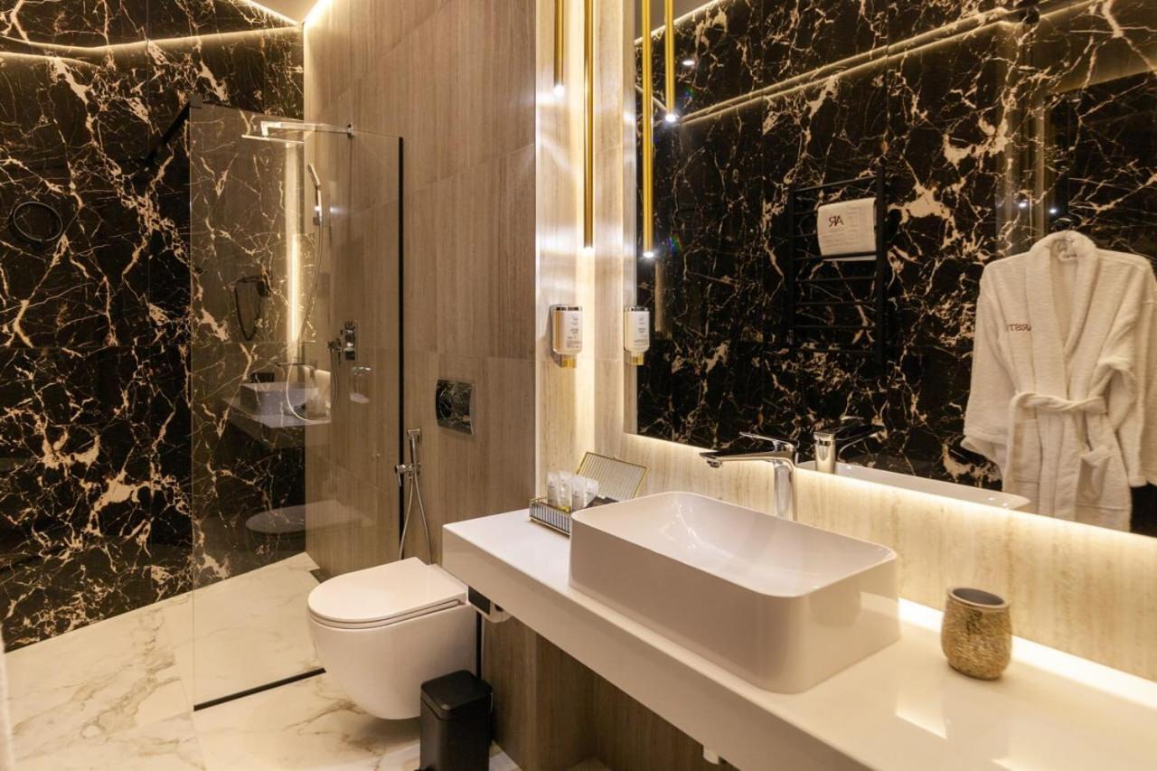 Aristo Jacuzzi Hotel 리비프 외부 사진