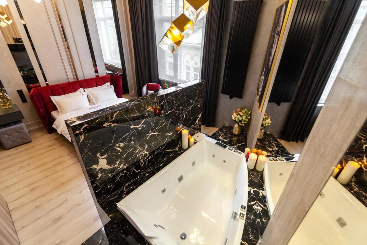 Aristo Jacuzzi Hotel 리비프 외부 사진